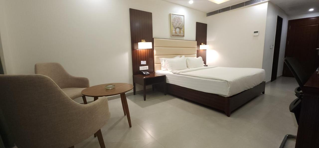 Apricot Hotel , Ahmedabad Exterior foto